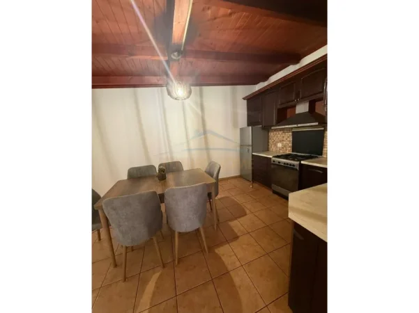 Durres, jepet me qera apartament 2+1+Ballkon Kati 2, 87 m² 450 € 