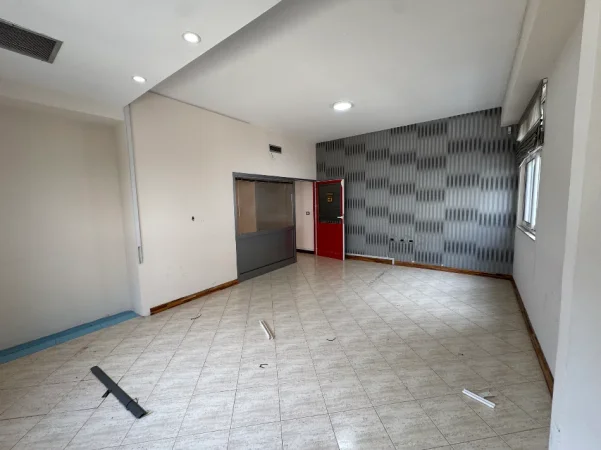 Tirane, shitet apartament 3+1+Aneks+Ballkon Kati 2, 137 m² 270.000 € (Rruga kongresi i Tiranes)