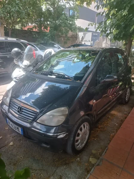 Tirane, shes makine Mercedes Benz A Class Nafte, gri e erret manuale Kondicioner 168.000 km 1.000 €