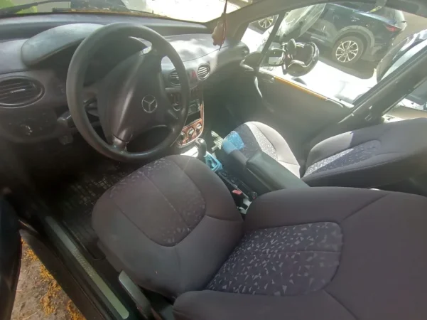 Tirane, shes makine Mercedes Benz A Class Nafte, gri e erret manuale Kondicioner 168.000 km 1.000 €