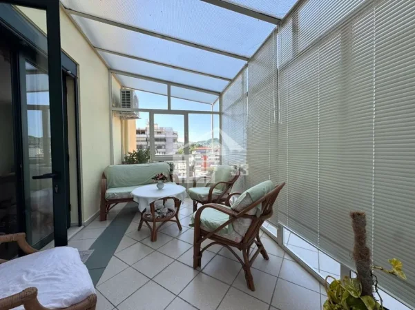 Tirane, jepet me qera apartament 1+1+Ballkon Kati 9, 74 m² 900 € (RRUGA “PERLAT REXHEPI”, NË BLLOK)