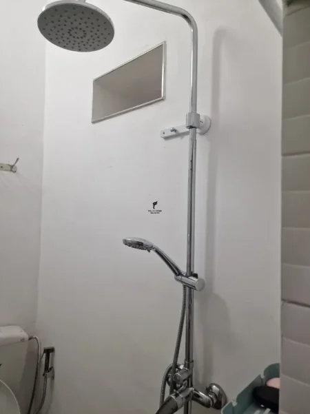 Tirane, jepet me qera garsonier Kati 1, 30 m² 300 € (KOMUNA E PARISIT)