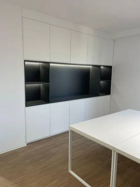 Tirane, jepet me qera zyre Kati 15, 123 m² 1.500 € (GARDEN BUILDING)