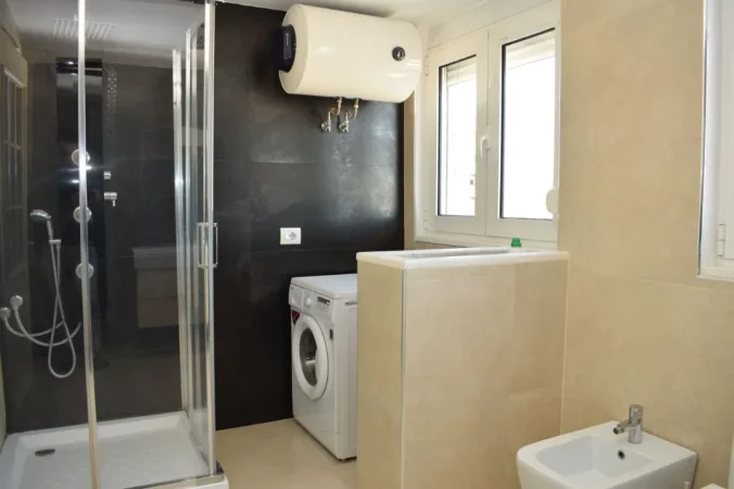 Durres, shitet apartament 2+1 Kati 10, 120 m² 240.000 €