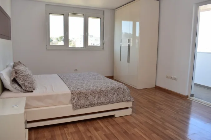 Durres, shitet apartament 2+1 Kati 10, 120 m² 240.000 €