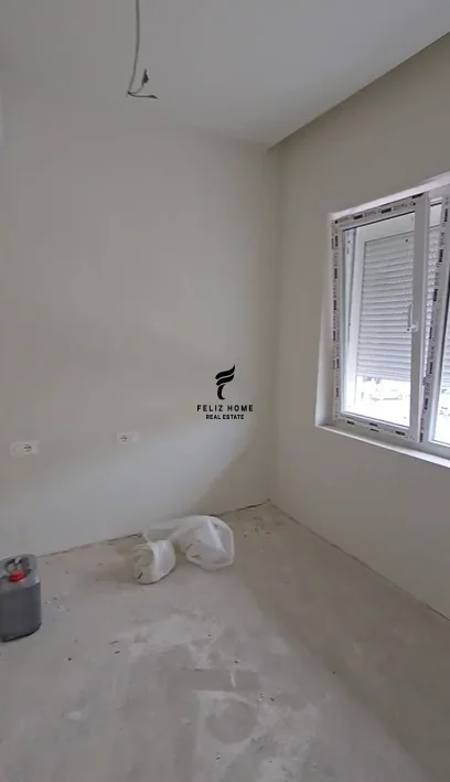 Tirane, jepet me qera zyre Kati 3, 65 m² 800 € (21 DHJETORI)