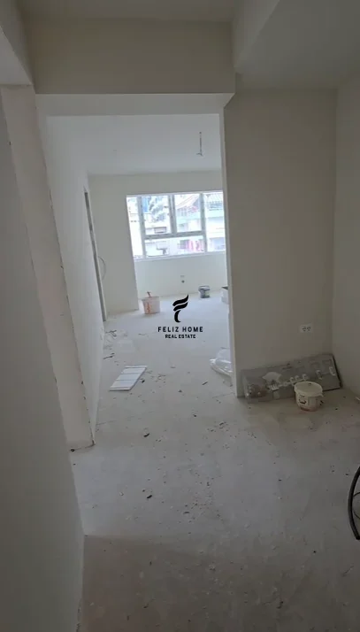 Tirane, jepet me qera zyre Kati 3, 65 m² 800 € (21 DHJETORI)