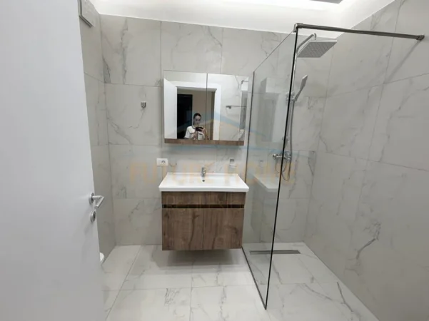 Tirane, shitet apartament 1+1 Kati 3, 84 m² 181.000 € (Kompleksi E88)