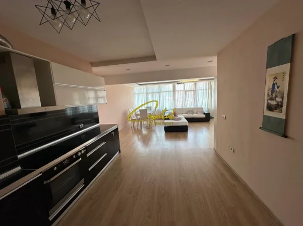 Tirane, jepet me qera apartament 2+1 Kati 1, 140 m² 650 € (LAPRAKE)