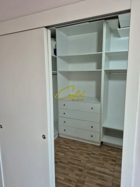 Tirane, jepet me qera apartament 2+1 Kati 1, 140 m² 650 € (LAPRAKE)