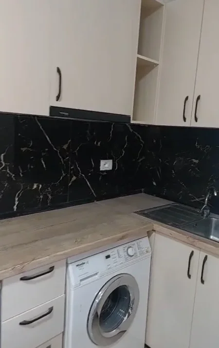 Tirane, jepet me qera garsonier Kati 2, 30 m² 300 € (Qytet Studenti)