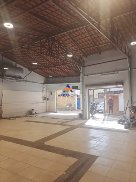 Tirane, jepet me qera ambjent biznesi Kati 0, 200 m² 