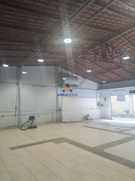 Tirane, jepet me qera ambjent biznesi Kati 0, 200 m² 