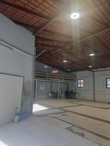 Tirane, jepet me qera ambjent biznesi Kati 0, 200 m² 