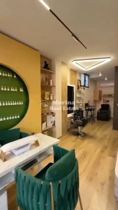 Tirane, jepet me qera ambjent biznesi Kati 0, 55 m² 700 € (Rruga Xhanfize Keko)