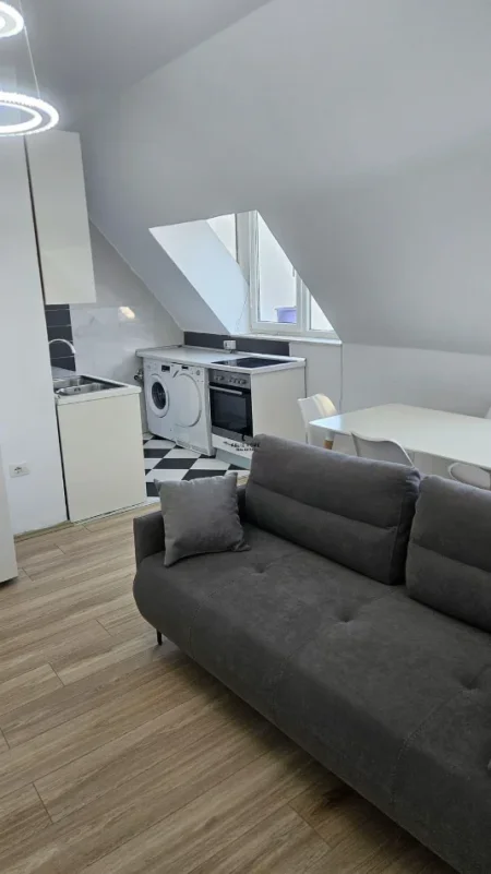 Tirane, jepet me qera apartament 1+1 Kati 6, 50 m² 420 € (LIQENI I THATE)