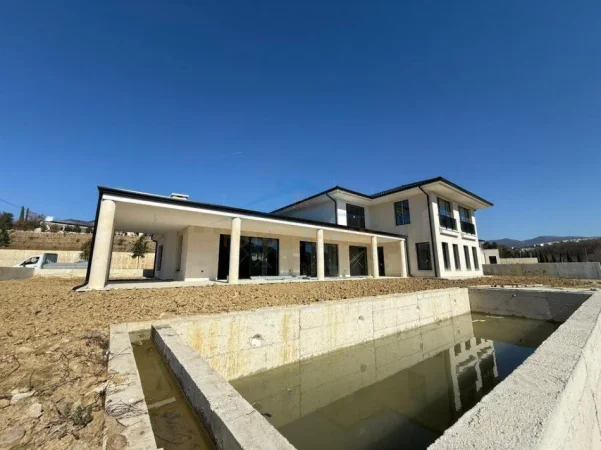 Tirane, shitet Vile Vile 2 Katshe , 1.261 m² 2.500.000 € (Valles Viridi Residence, TEG )