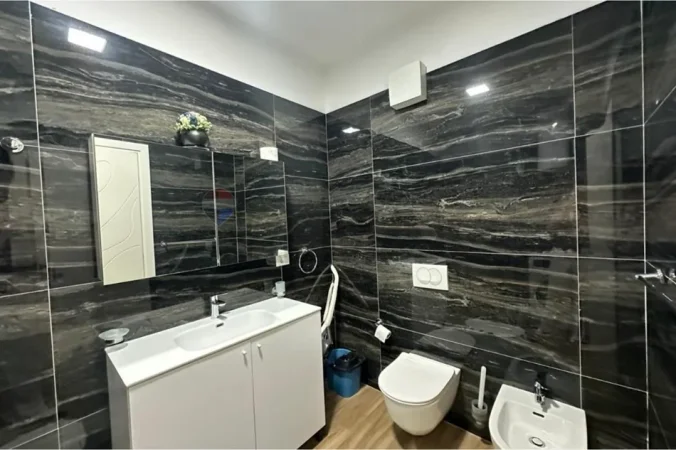 Tirane, jepet me qera apartament 1+1 Kati 2, 74 m² 700 € (zogu i zi)
