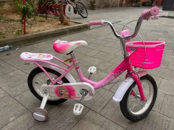Tirane, shes biciklete per femije me 3 rrota ngjyre roze+e bardhe e bardhë 40 €