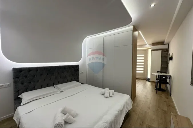 Tirane, jepet me qera garsonier Studio Kati 1, 40 m² (21 DHJETORI)