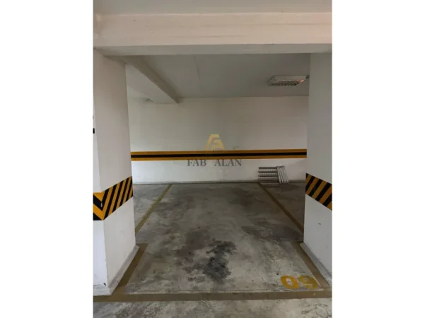 Tirane, shitet garazh | post parkimi Kati -1, 32 m² 