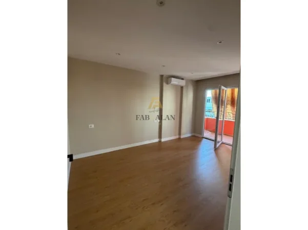 Tirane, shitet apartament Kati 11, 80 m² 190.000 € 