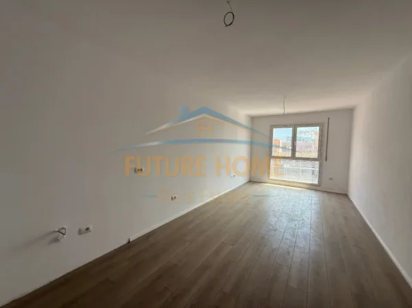 Tirane, shitet apartament 1+1+Ballkon Kati 3, 84 m² 95.000 € 