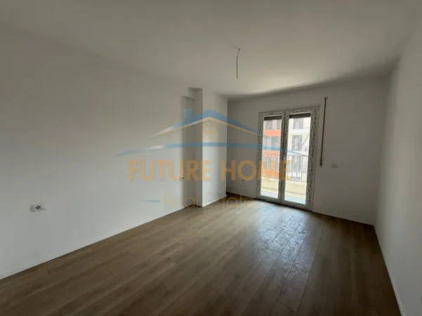 Tirane, shitet apartament 1+1+Ballkon Kati 3, 84 m² 95.000 € 