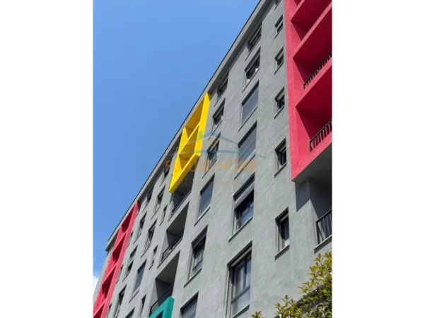 Tirane, shitet apartament 1+1+Ballkon Kati 3, 84 m² 95.000 € 
