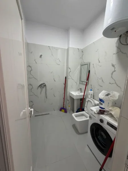 Tirane, jepet me qera apartament 1+1 Kati 1, 60 m² 500 €