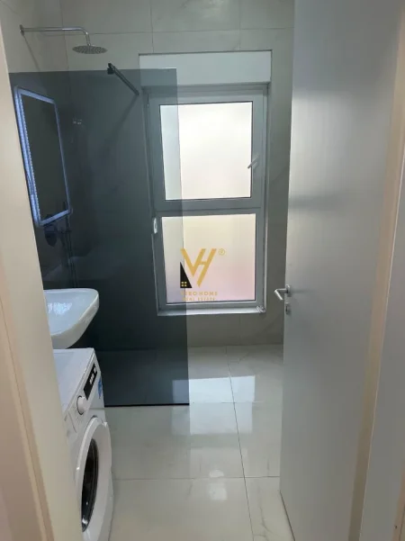 Tirane, jepet me qera apartament 1+1+Ballkon Kati 7, 60 m² 420 € (ALI DEMI)