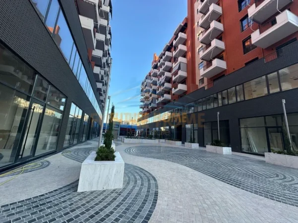 Tirane, shitet lokal Kati 0, 100 m² 60.000 € (Kompleksi Delijorgji)