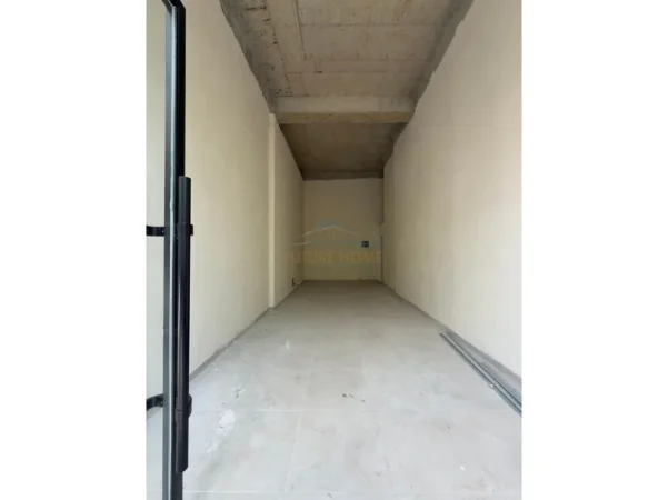 Tirane, jepet me qera ambjent biznesi Kati 0, 42 m² 1.000 € (Tefta Tashko Koco)