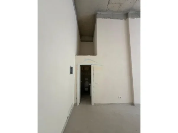 Tirane, jepet me qera ambjent biznesi Kati 0, 42 m² 1.000 € (Tefta Tashko Koco)