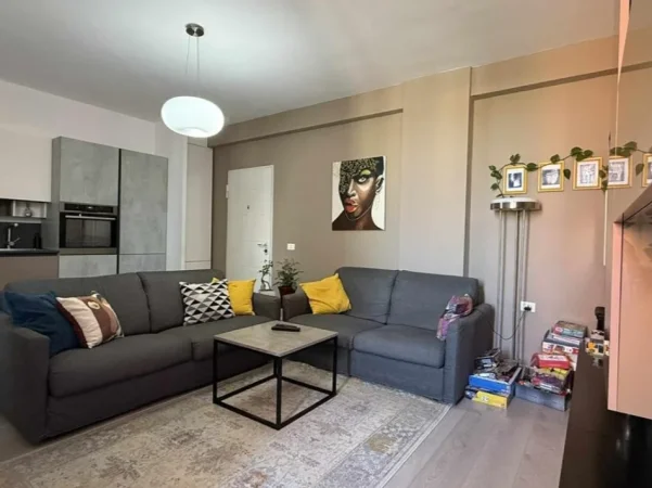 Tirane, jepet me qera apartament 2+1 Kati 8, 80 m² 600 € (brryli)