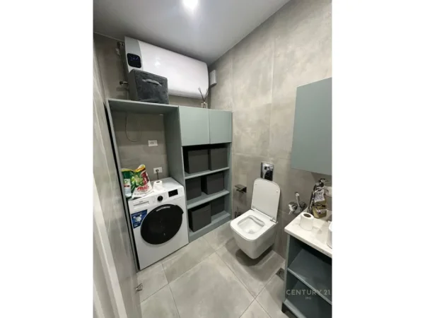 Tirane, jepet me qera apartament 1+1 Kati 4, 70 m² 650 € (Komuna e Parisit)