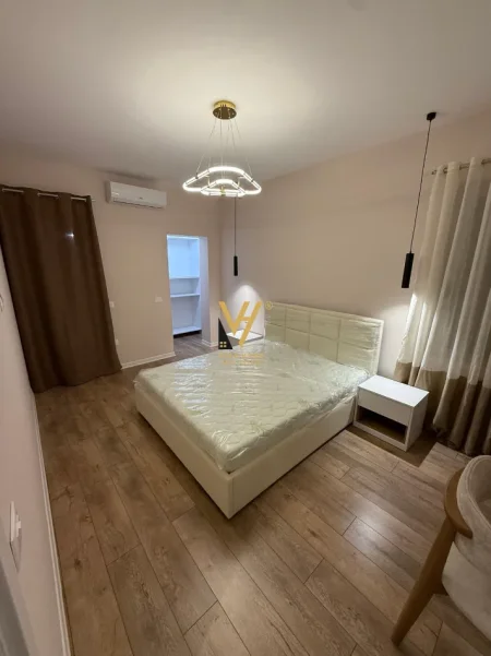 Tirane, jepet me qera apartament 1+1+Ballkon Kati 3, 75 m² 420 € (LIQENI I FARKES)