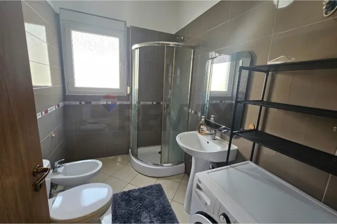 Tirane, jepet me qera apartament 1+1 , 67 m² 650 € 