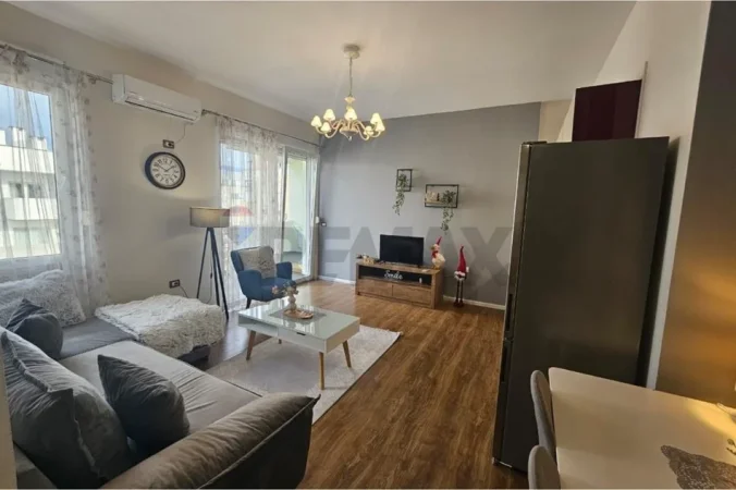 Tirane, jepet me qera apartament 1+1 , 67 m² 650 € 