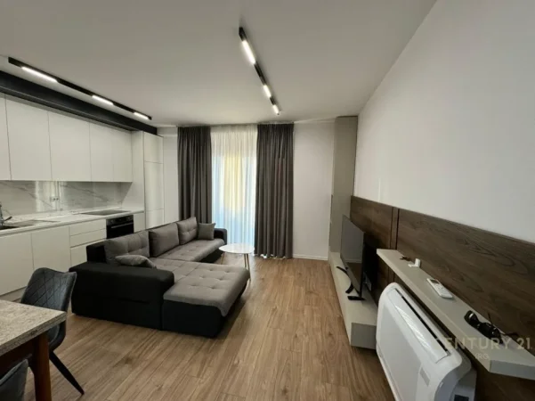 Tirane, jepet me qera apartament 2+1 Kati 8, 125 m² 1.300 € (Tirana Garden building)