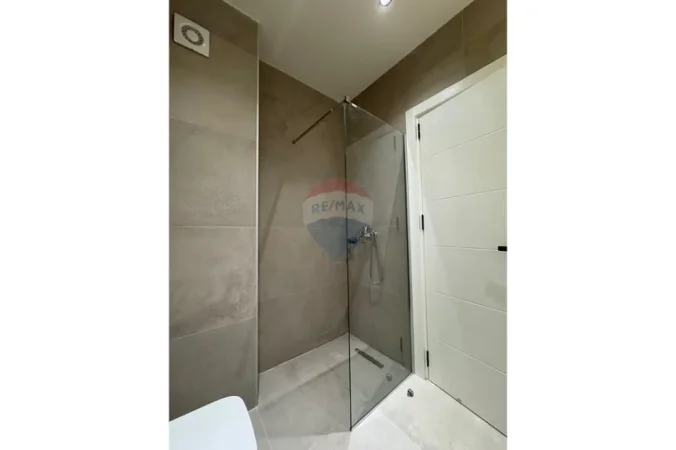 Tirane, jepet me qera apartament 1+1 Kati 3, 750 € 
