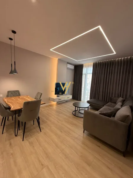 Tirane, jepet me qera apartament 1+1+Ballkon Kati 8, 65 m² 470 € (YZBERISHT)