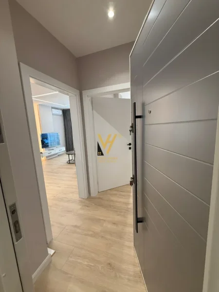 Tirane, jepet me qera apartament 1+1+Ballkon Kati 8, 65 m² 470 € (YZBERISHT)