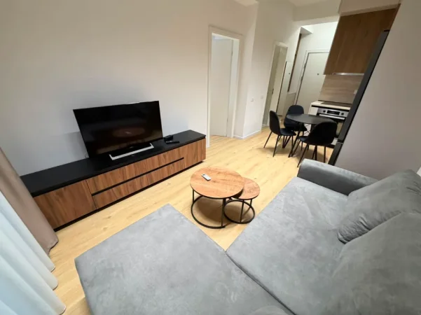 Tirane, jepet me qera apartament 1+1 Kati 9, 60 m² (Ali Demi)