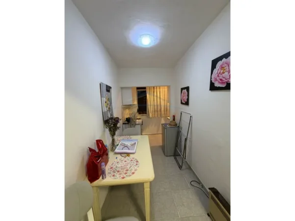 Tirane, shitet garsonier Kati 0, 47 m² 99.600 € (Ish parku)
