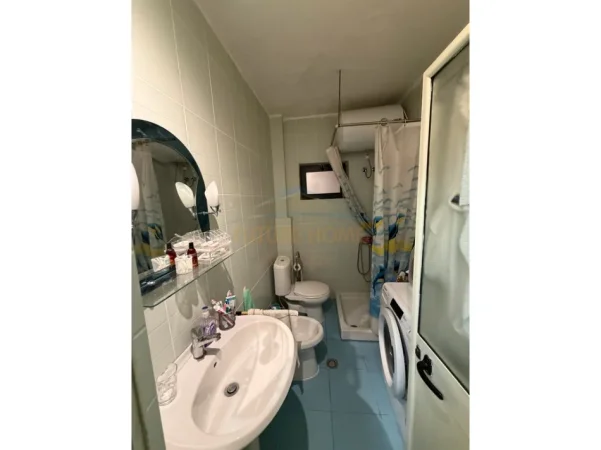 Tirane, shitet garsonier Kati 0, 47 m² 99.600 € (Ish parku)