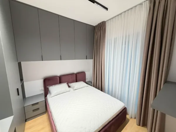 Tirane, jepet me qera apartament 1+1 Kati 9, 60 m² (Ali Demi)