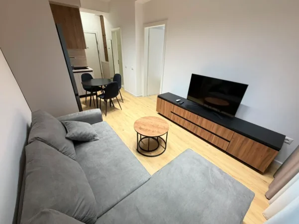 Tirane, jepet me qera apartament 1+1 Kati 9, 60 m² (Ali Demi)