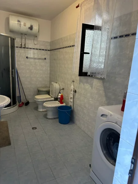 Tirane, jepet me qera 2+1+Ballkon Kati 1, 95 m² 440 € (PASKUQAN)