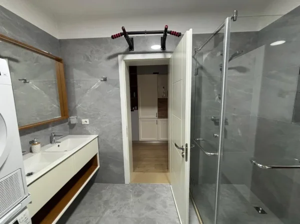 Tirane, jepet me qera Studio Apartament Kati 9, 53 m² 450 € (Vilat Gjermane)
